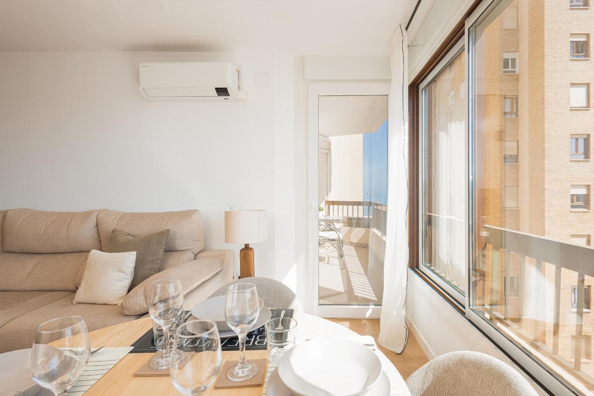 C36 Elegant 2 Bdr Amazing Views Apartment *